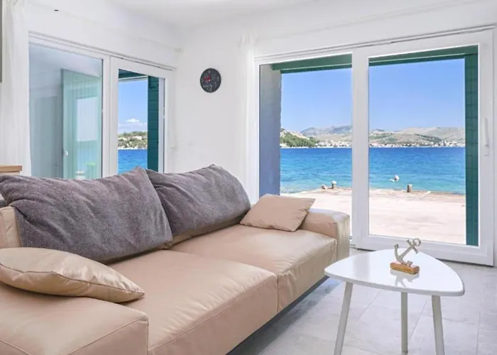 Krapljunka فيلة كرابانج